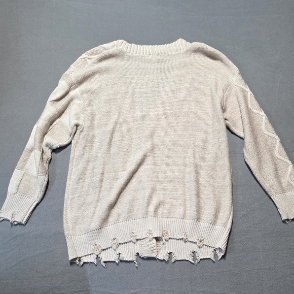 BKE EUC Cozy Beige Checkered Women's Cardigan Size Medium Oversized PTP 24 - Picture 3 of 4